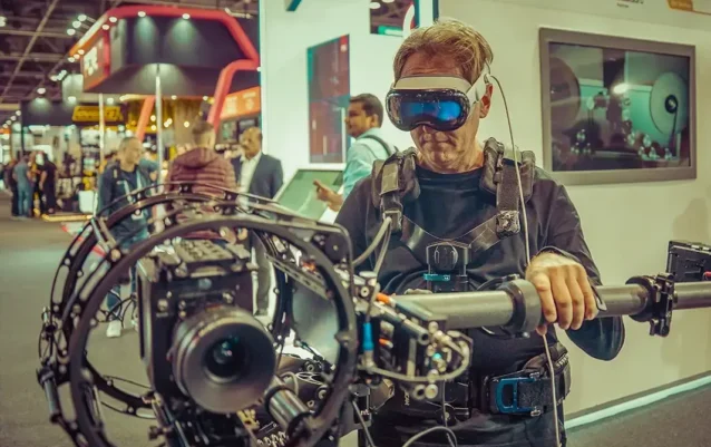 Tom-Lebaric-DOP-ARRI-Trinity-Operator-at-CABSAT-2025-Dubai-by-AK-Studio4 DOP Tom Lebaric operating ARRI Trinity Rig at CABSAT 2025 Dubai, captured by AK Studio – Expert Photography and Videography in Dubai